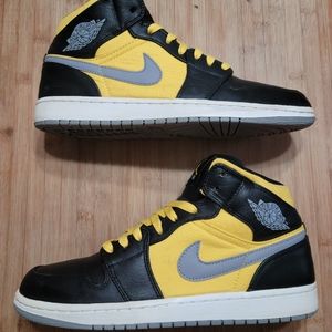 Air Jordan 1 Retro Mid